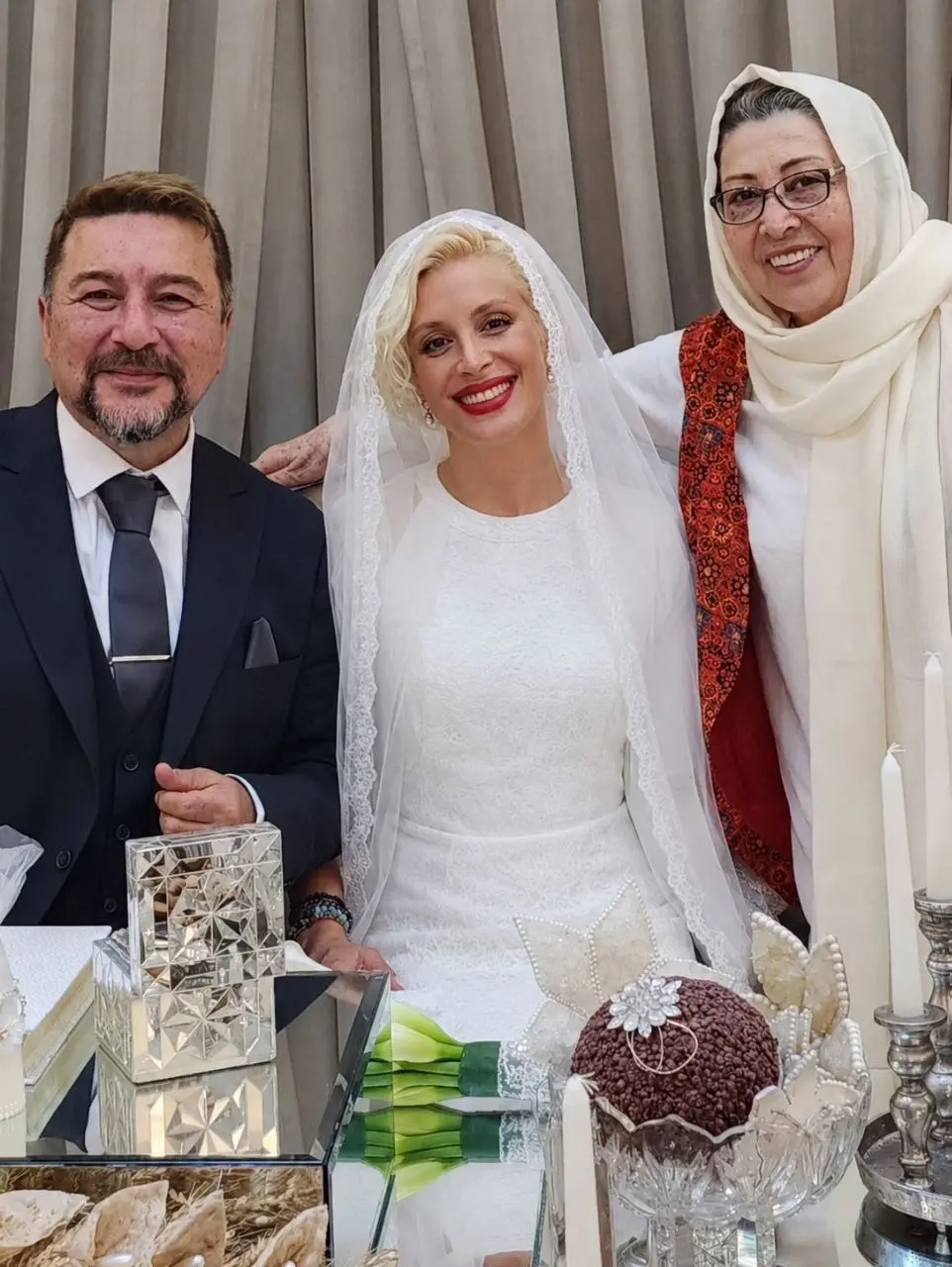 ساناز برزگر