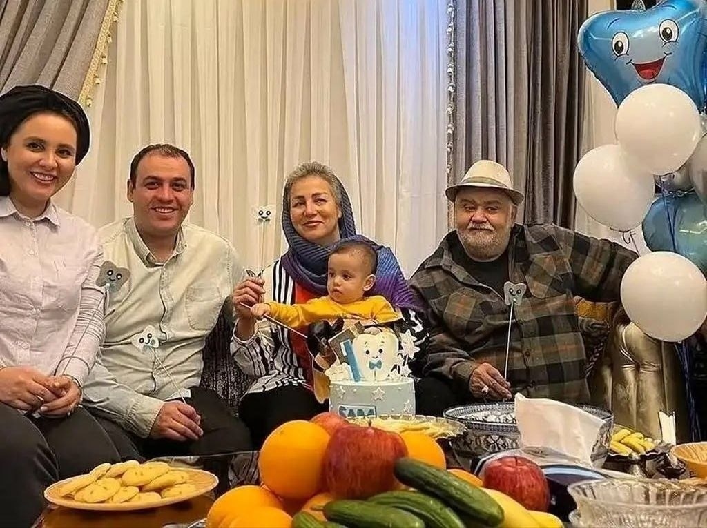اکبر عبدی و همسرش