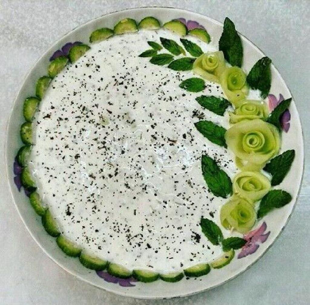 مدل تزیین ماست و خیار ساده برای مهمانی