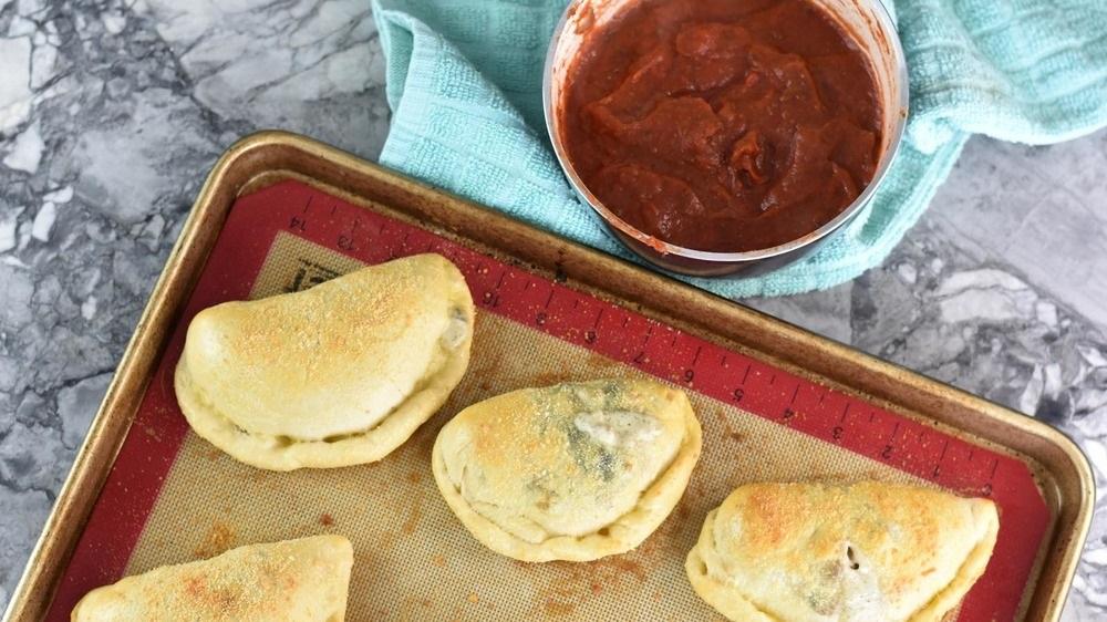 طرز تهیه سس گوجه مخصوص پیتزا کالزونه