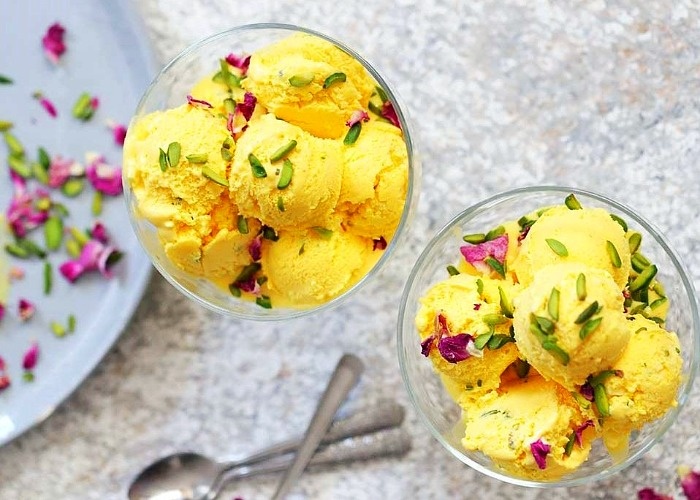 طرز تهیه بستنی سنتی زعفرانی خانگی