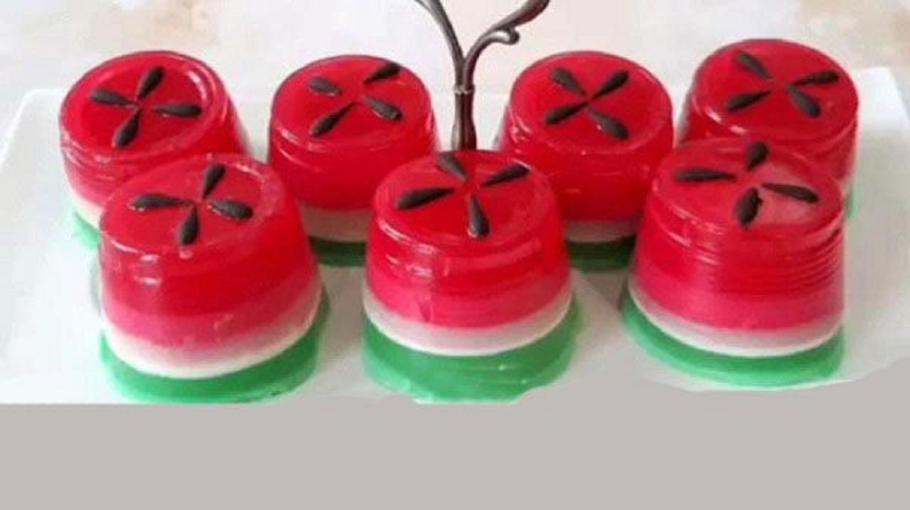 ژله لیوانی هندوانهای شب یلدا در لیوان یکبارمصرف