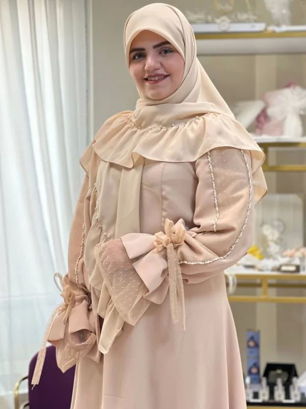 ست لباس کرم با رنگ نارنجی سوخته و سفالی