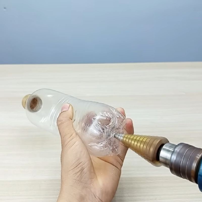 سوراخ کردن بطری برای آبپاش چرخشی