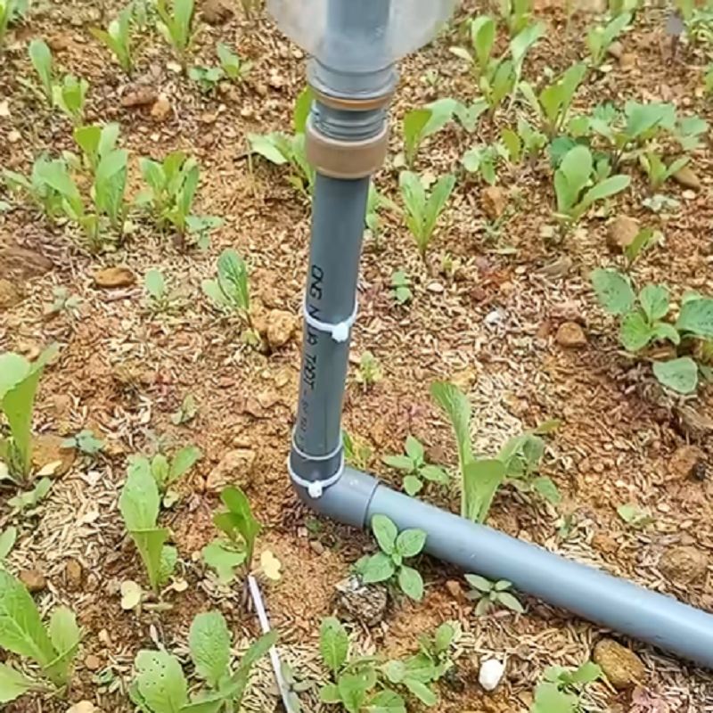 تست آبپاش چرخشی باغی دست ساز