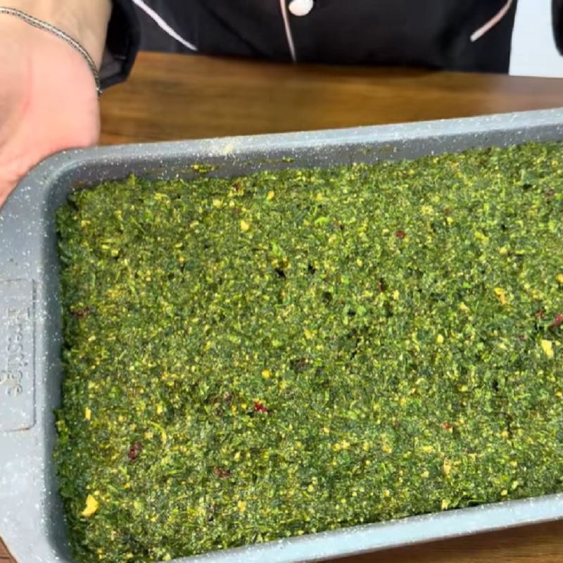 پخت کوکو سبزی با سبزی خشک در فر