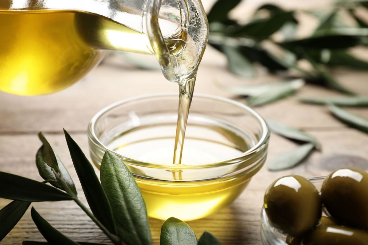روغن زیتون برای مراقبت از موهای خشک
