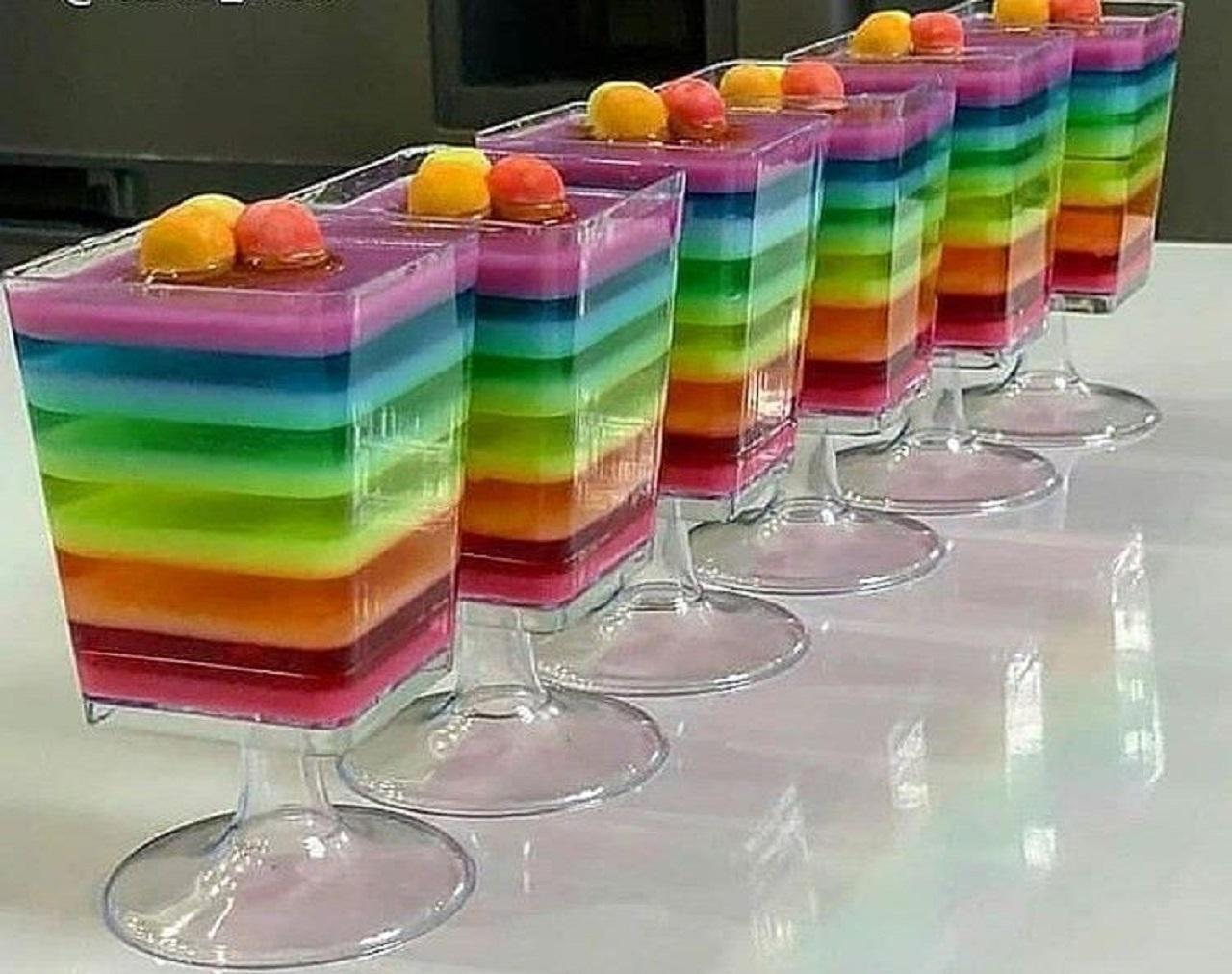 مدل ژله رنگین کمانی لیوانی یلدایی