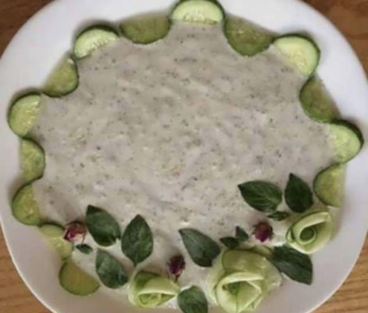 مدل تزیین ماست و خیار ساده و شیک