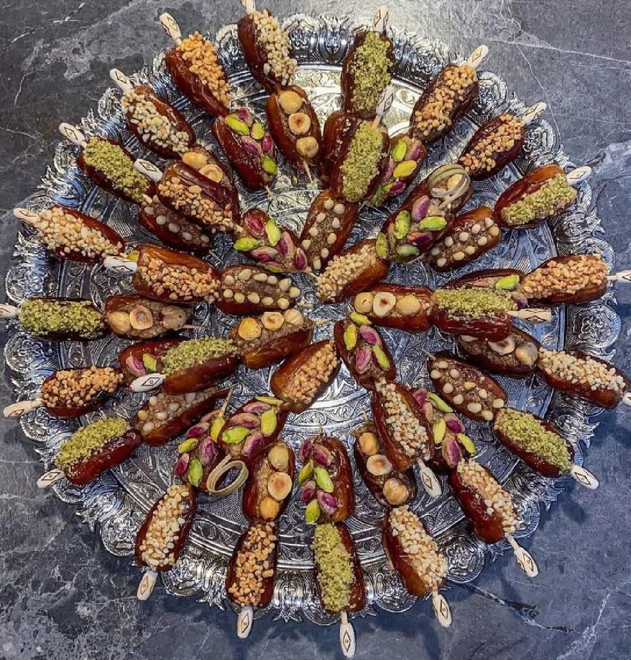 مدل تزیین خرما برای سفره افطار ماه رمضان