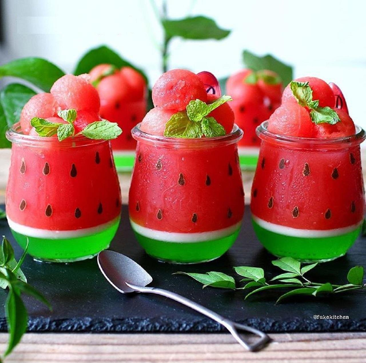 مدل ژله یلدایی لیوانی هندوانهای چندلایه