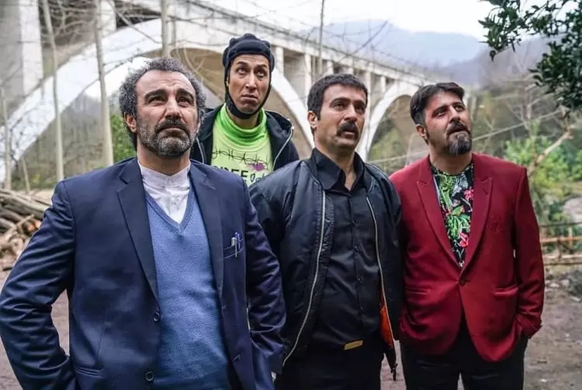 محسن تنابنده و بازیگران پایتخت در تصویری از فصل هفتم