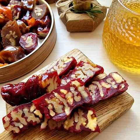 سجوق آماده و خشک شده با مغز گردو