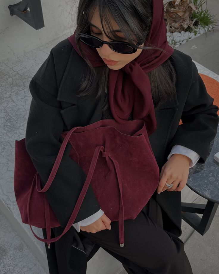 استایل پاییزی زرشکی؛ رنگ پاییز ۱۴۰۵