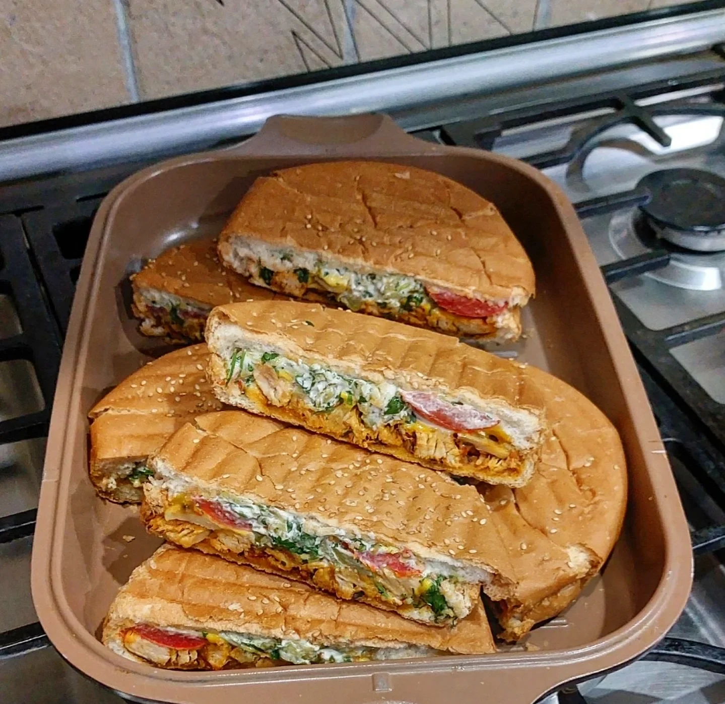 پنینی مرغ و اسفناج برای ناهار