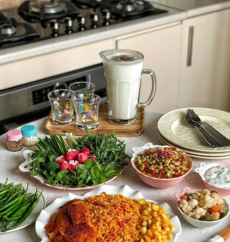 چیدمان ساده و کم هزینه میز شام