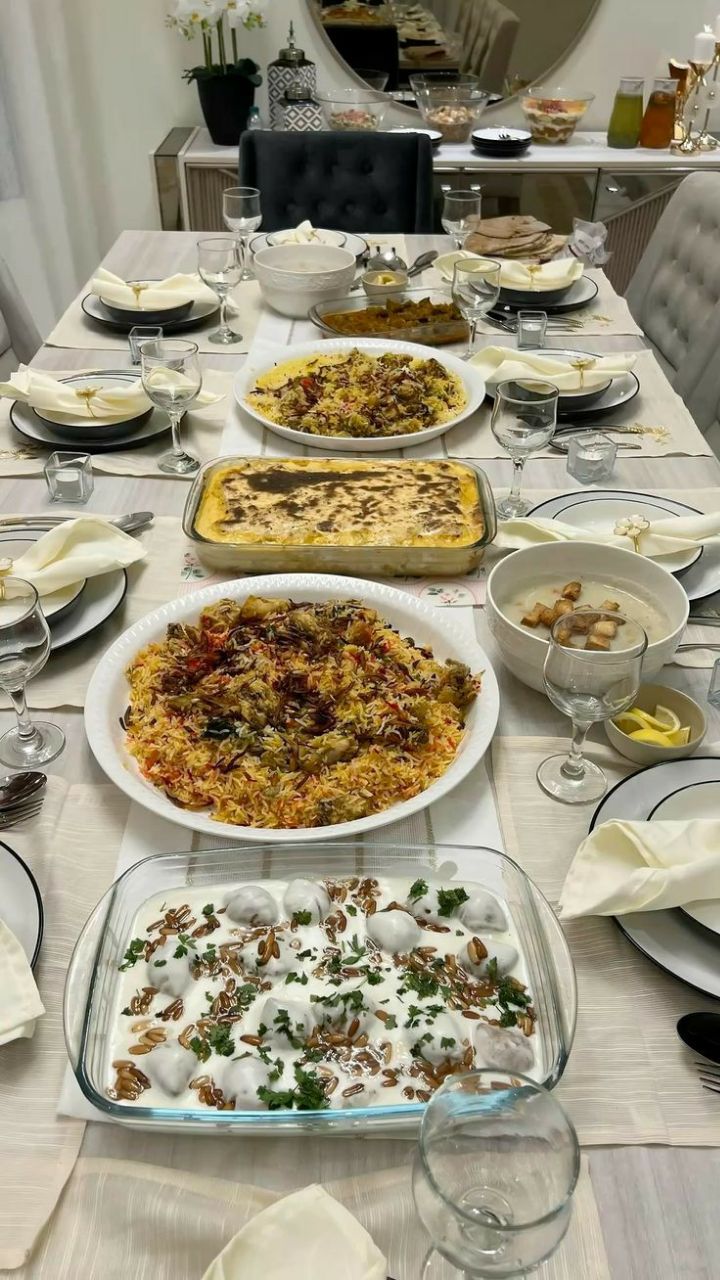 ظروف شیک برای چیدمان میز شام لاکچری