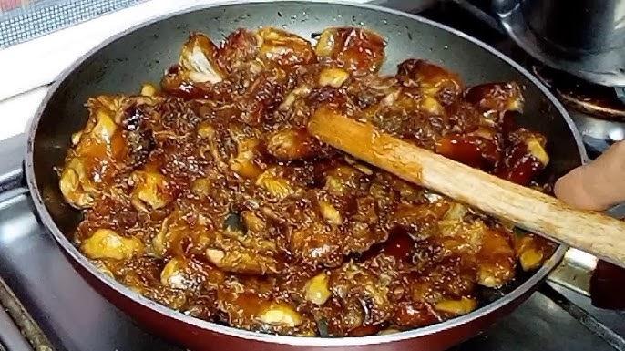 خرمای آماده برای سرو کنار بلالیت
