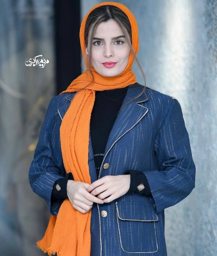 غزاله اکرمی بازیگر نقش ریحانه در سریال کوری