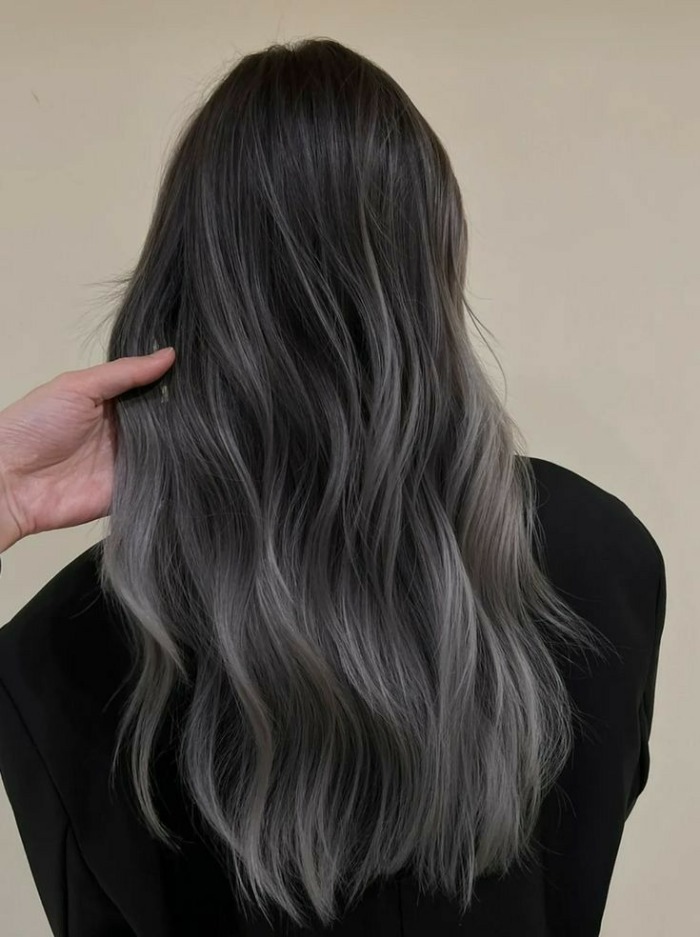 رنگ موی دودی روی موهای قهوه‌ای و مشکی