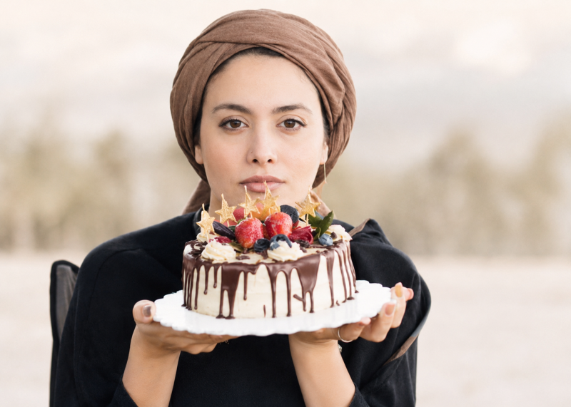 عکس تولد همسر سعید شریف؛ سلیقه ماهک مجد در انتخاب کیک تولد عکس ماهک مجد همسر سعید شریف در روز تولد