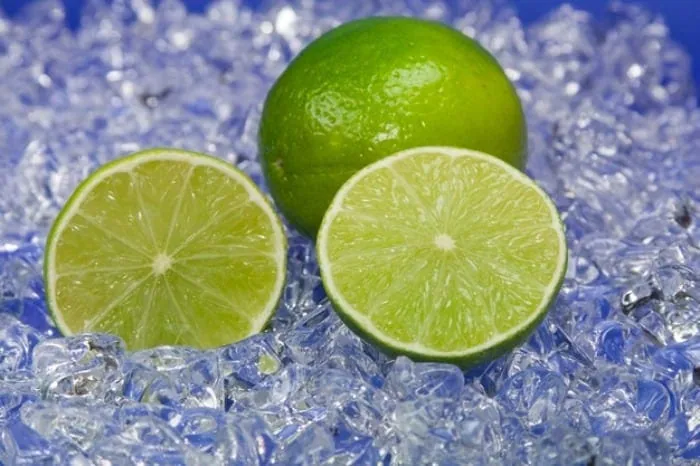 ترکیب لیمو و سرکه برای پاک کردن لاک