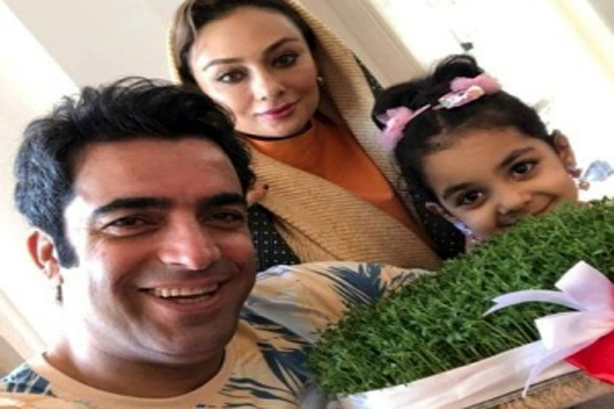 سوفیا در کنار یکتا ناصر و منوچهر هادی