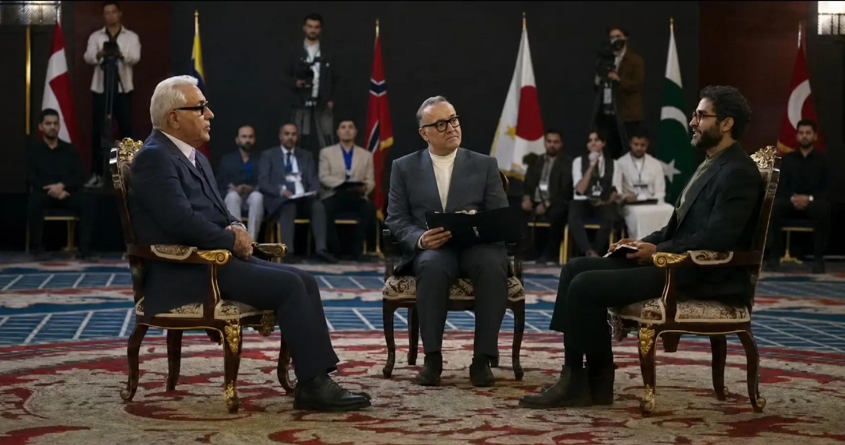 مهران مدیری در مرد سه هزار چهره