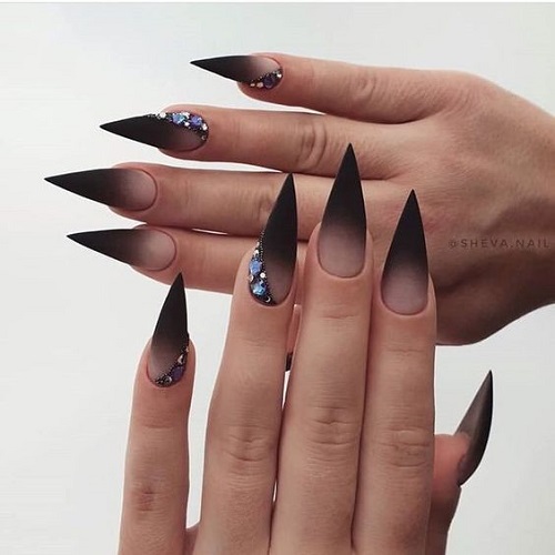 طراحی ناخن مشکی آمبره با نگین