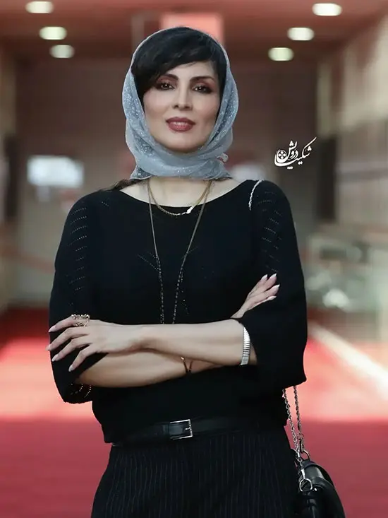 جزئیات استایل آرزو تاجنیا در اکران سگمار