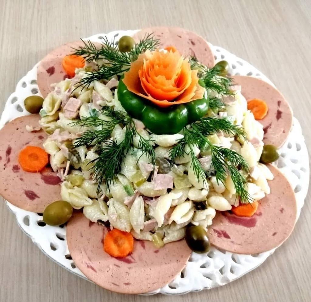 تزیین سالاد ماکارونی با ژامبون
