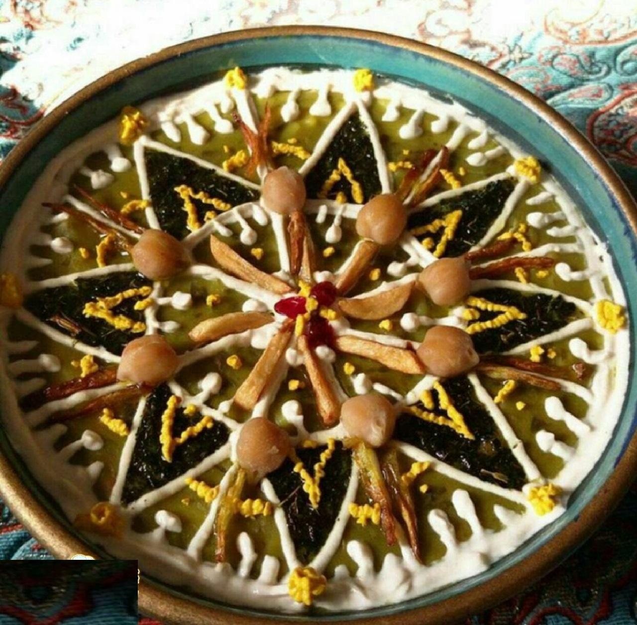 تزیین آش رشته با کشک و نعناع داغ مدل چهارم