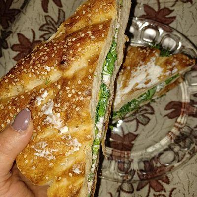 ساندویچ خرما و پنیر برای کودکان