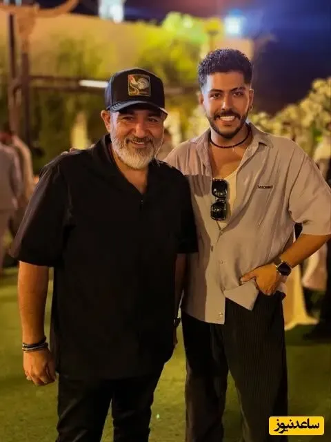 سامان گوران در کنار یکی از مهمانان مراسم عروسی