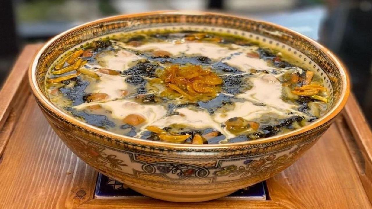 تزیین آش رشته ساده برای سفره افطار