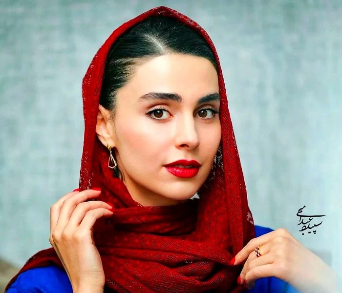 لاله مرزبان بازیگر سینما و تلویزیون