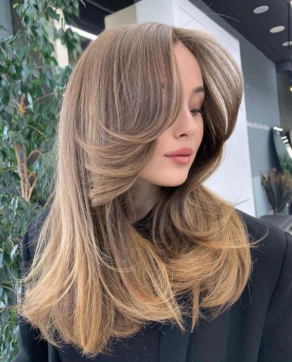 مدل موی پر فارا با فرق وسط