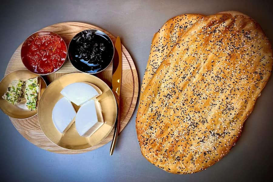 نان بربری در فر