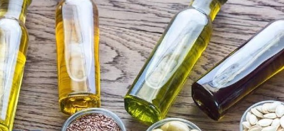 منابع غذایی چربیهای غیراشباع مانند روغن زیتون و مغزها
