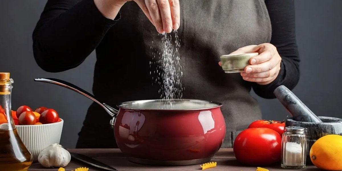 ترفند-از-بین-بردن-شوری-غذا