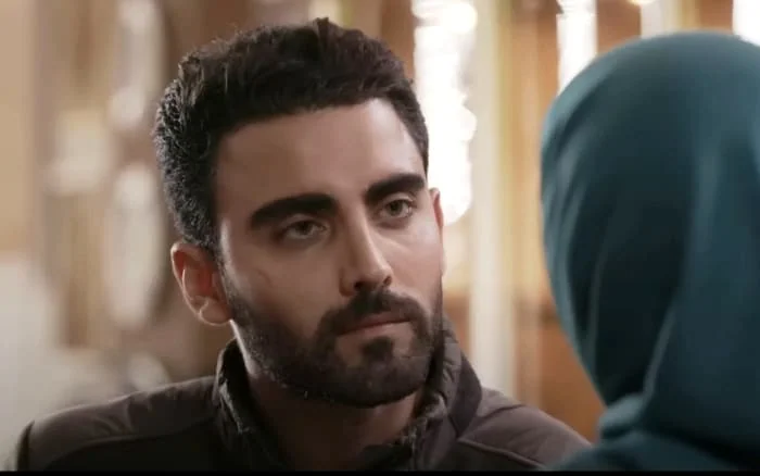 محمد صادقی در سریال بی همگان