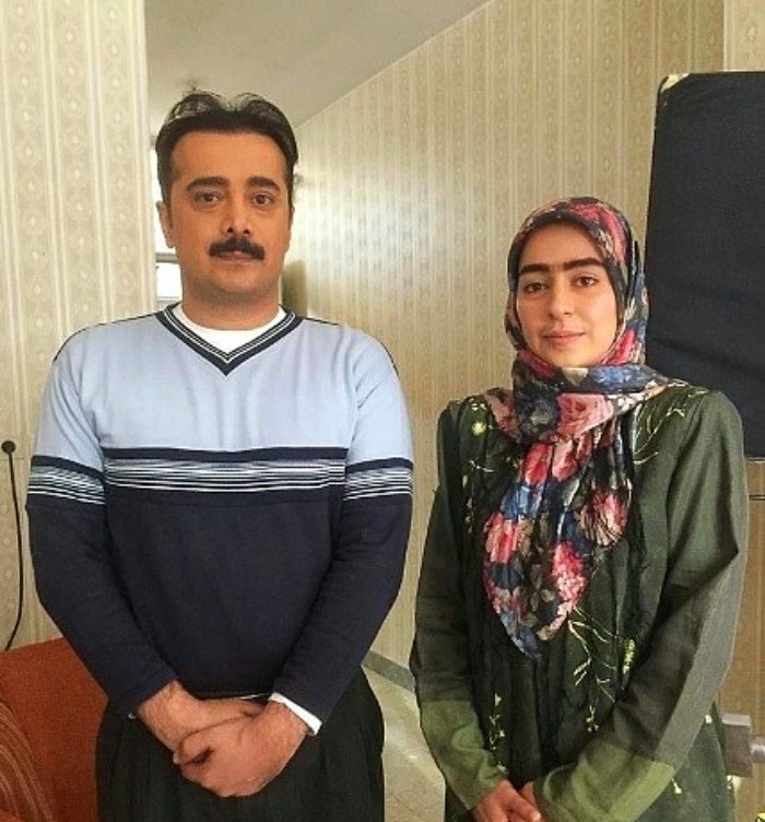 سپند امیرسلیمانی و سمانه پاکدل در سریال همسایهها