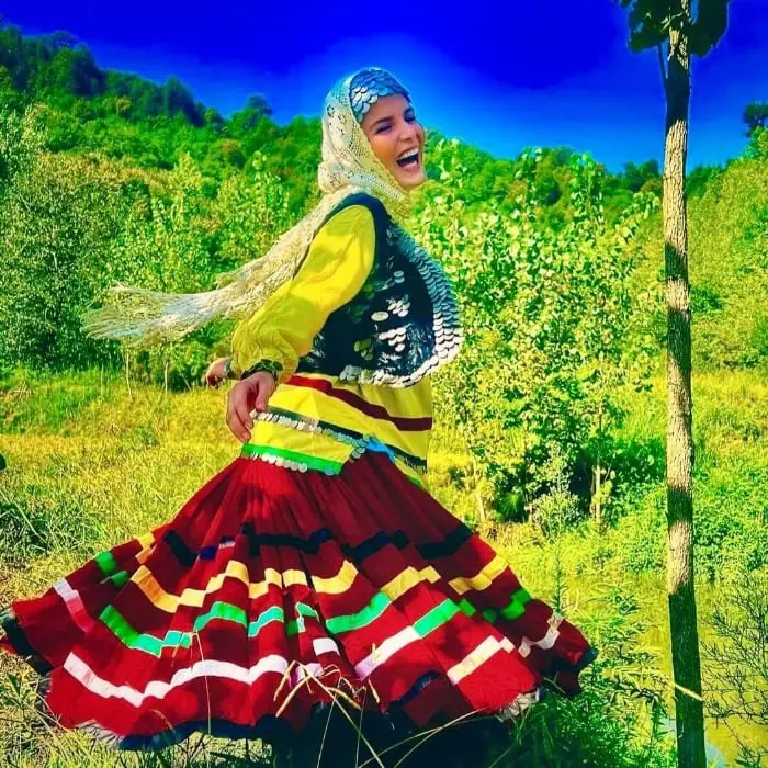 غزاله اکرمی در نمایی از سریال سوجان