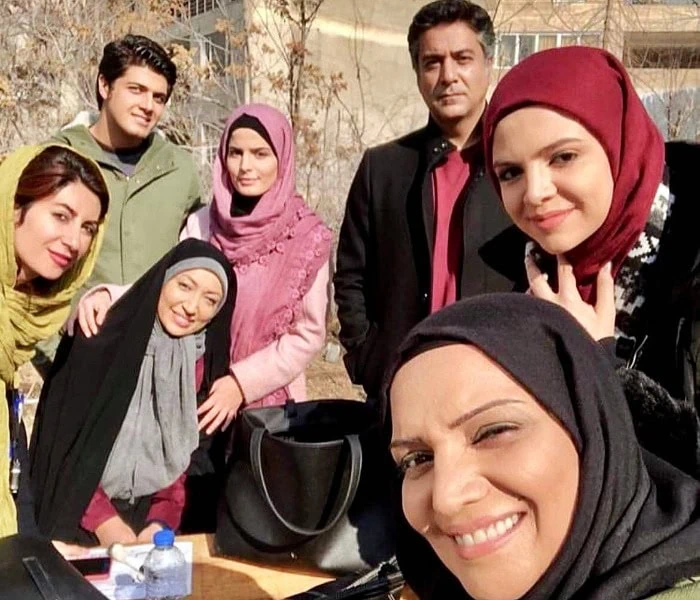 غزاله اکرمی در پشت صحنه سریال هست و نیست
