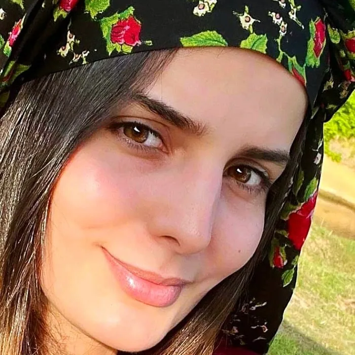 سلفی غزاله اکرمی